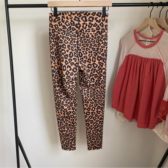 Beach Riot Leopard Leggings - Picture 2 of 5